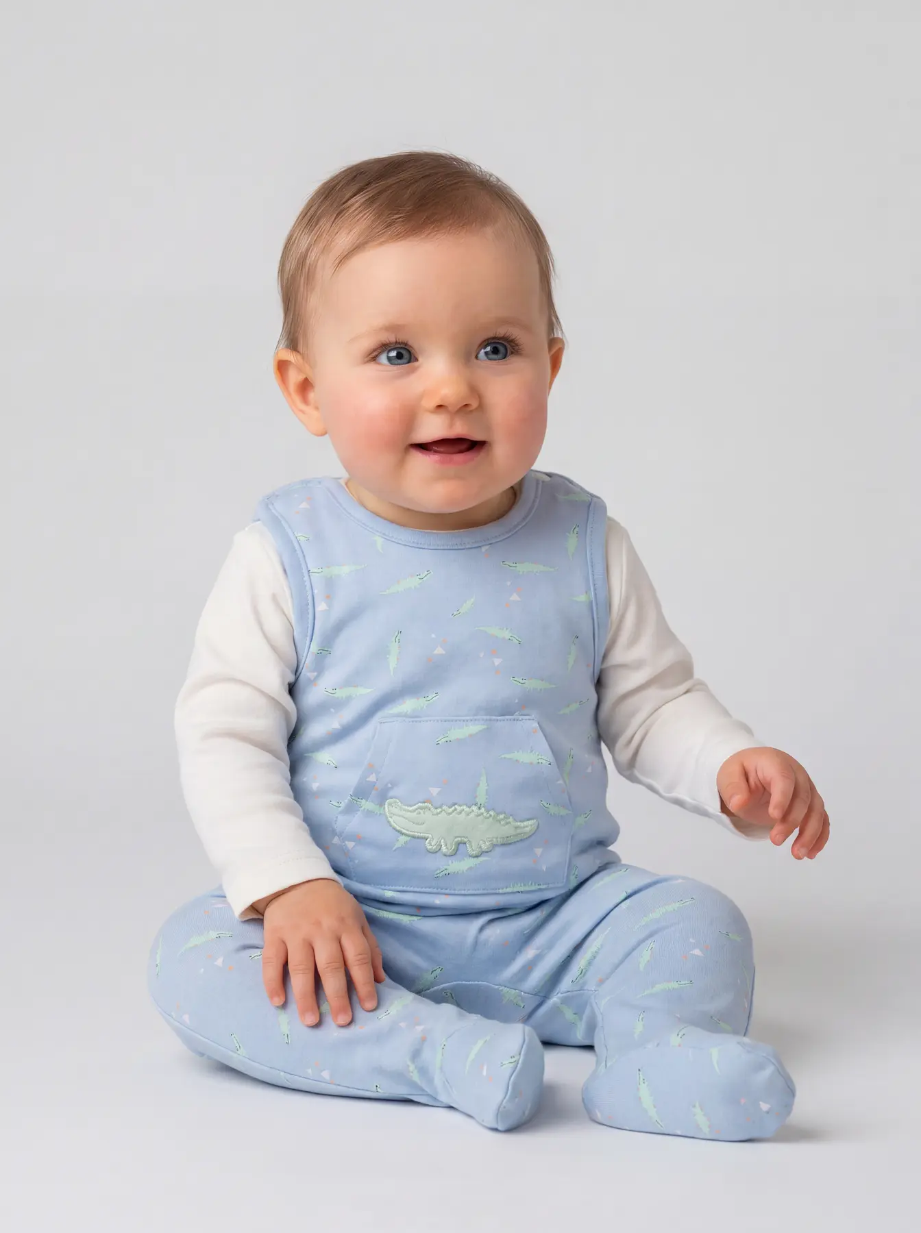 Emil, KI-Model der Neleon Group – Baby- & Kindermode, Look 1 von 4