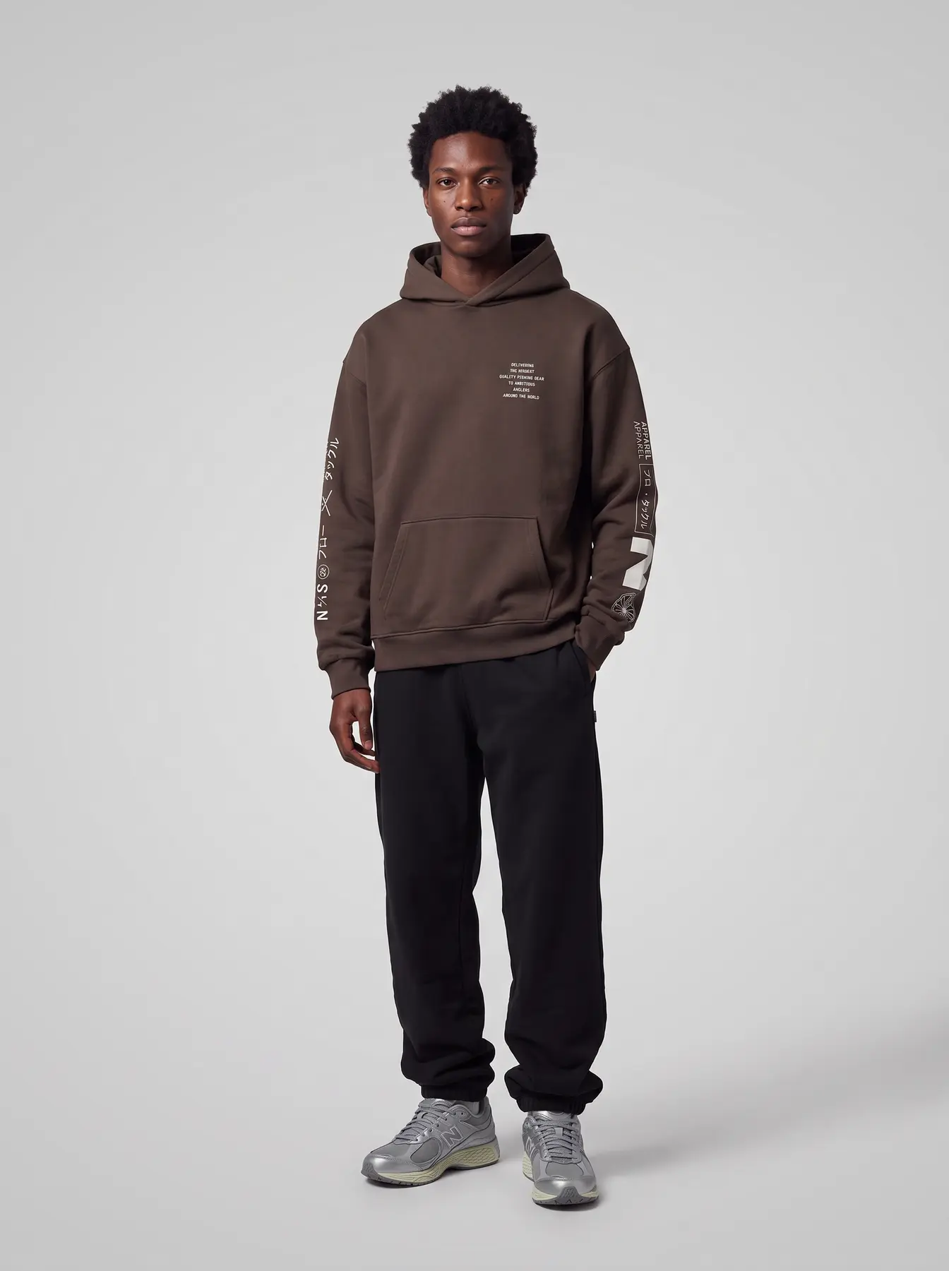 Malik, KI-Model der Neleon Group – Streetwear & Athleisure, Look 1 von 6